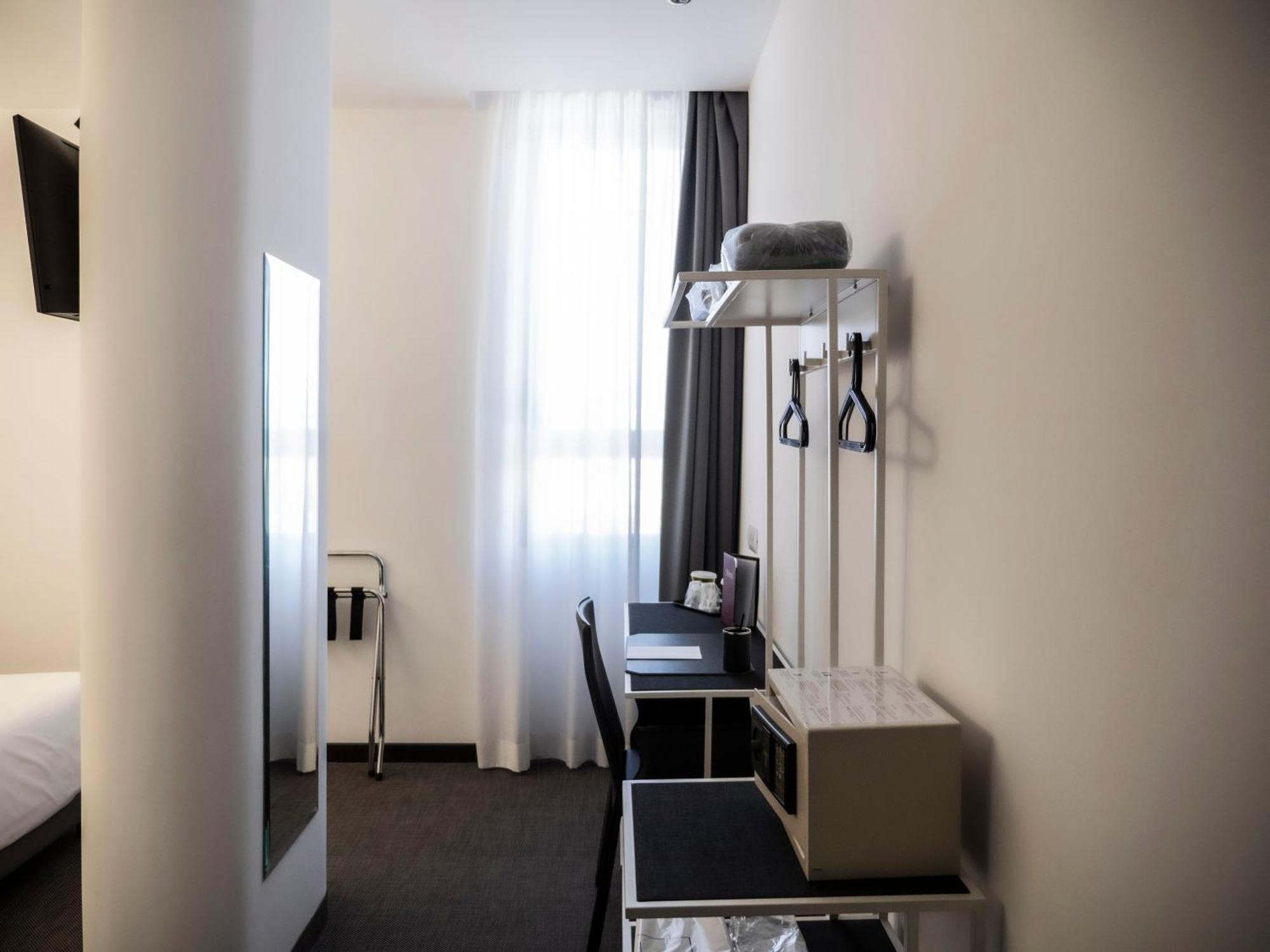 Loto Business Hotel Рим Экстерьер фото